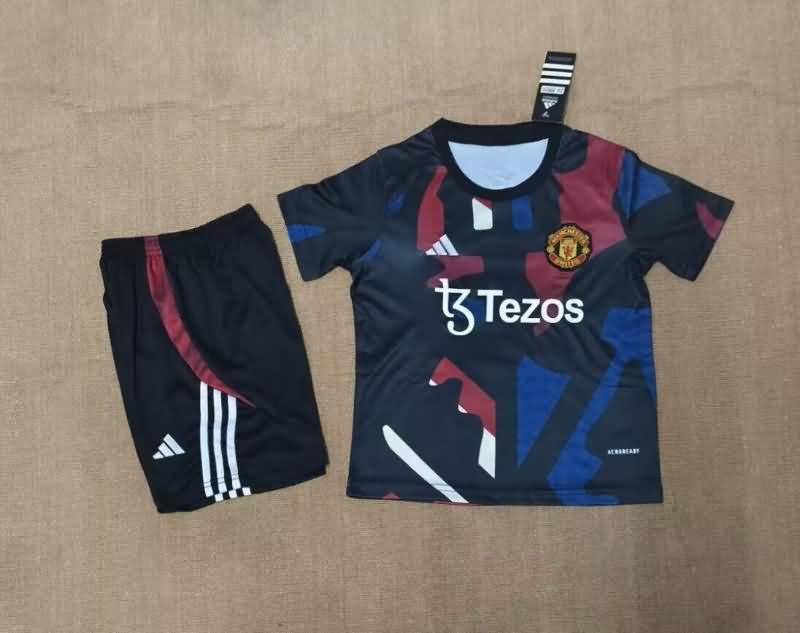 24/25 Manchester United Training Kids Soccer Jersey And Shorts