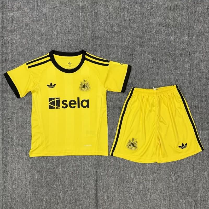25/26 Newcastle United Goalkeeper Yellow Kids Soccer Jersey And Shorts