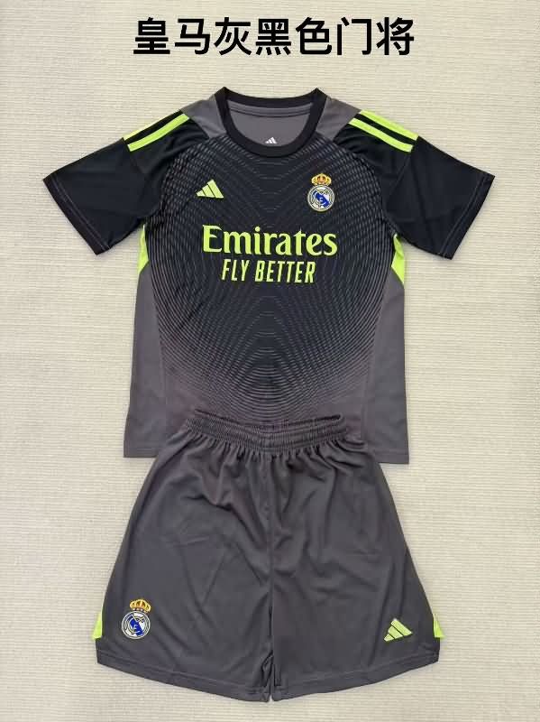 25/26 Real Madrid Goalkeeper Grey Kids Soccer Jersey And Shorts Leaked