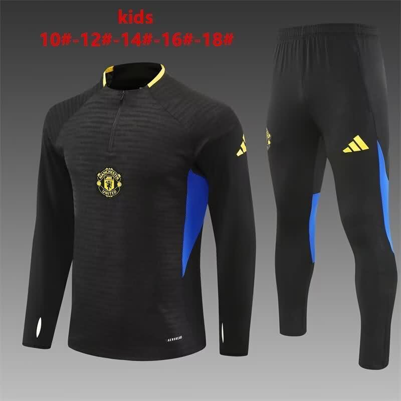 Kids - Thailand Quality(AAA) 25/26 Manchester United Black Soccer Tracksuit 02
