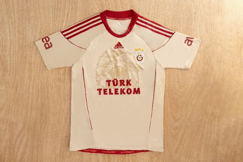 Thailand Quality(AAA) 2010/11 Galatasaray Away Retro Soccer Jersey