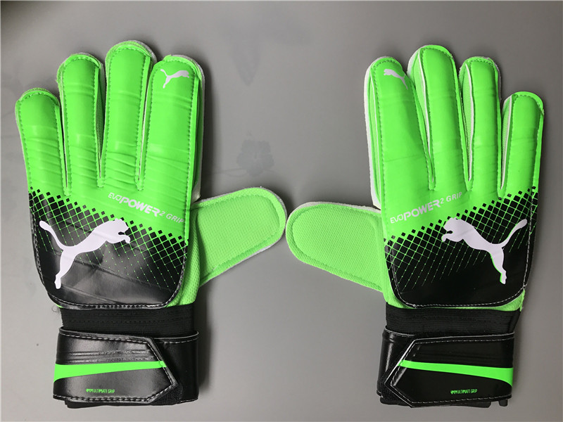 AAA Quality Puma Soccer Glove - 17