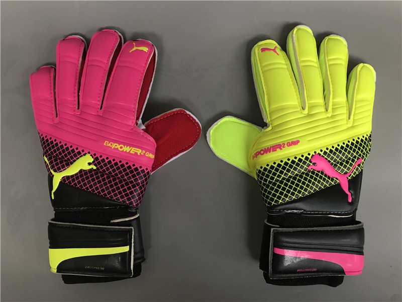 AAA Quality Puma Soccer Glove - 20